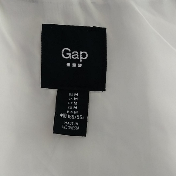 GAP MEDIUM SILVER PUFFER VEST - Picture 3 of 10